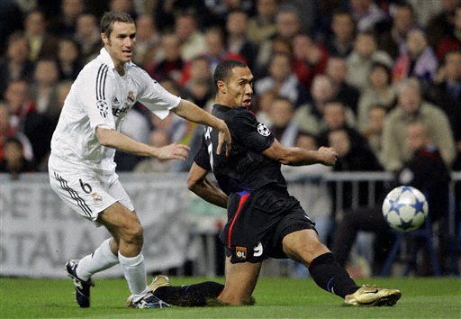 老将强硬打成2+1，全队振奋