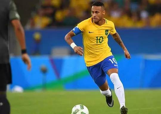 奥莱报：迪马利亚壁画遭到涂污，青训教练指责罗萨里奥球迷