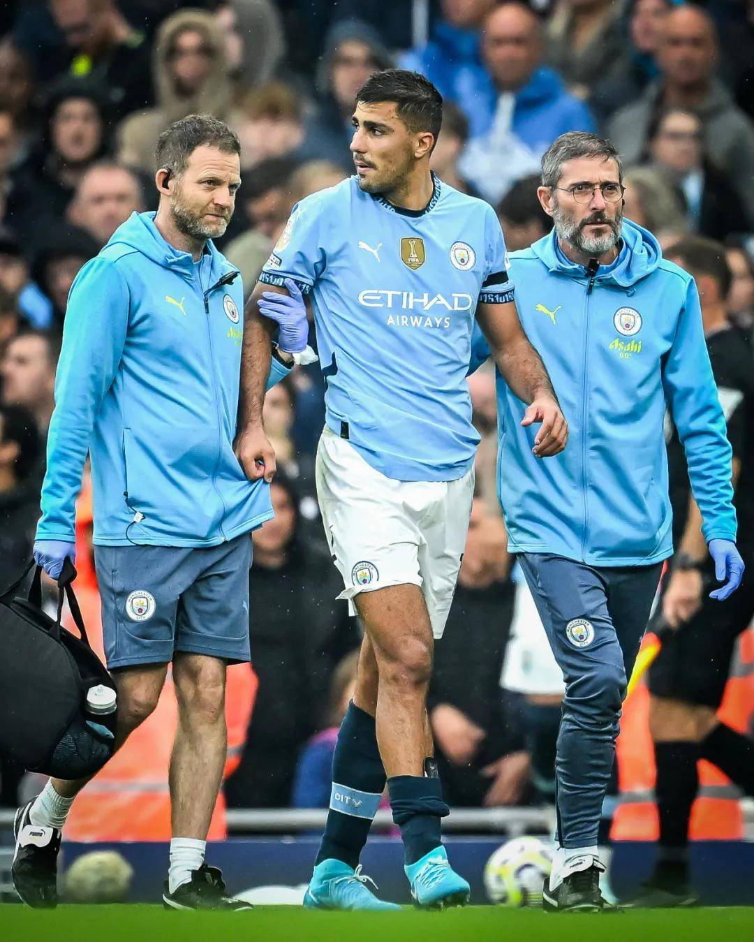 亚马尔：外界一直在说我的腹股沟痛和心情不好，那些全是假的