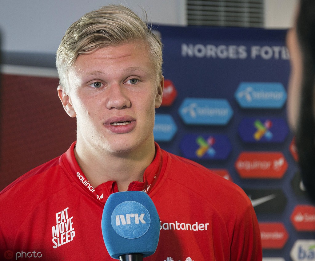 拜仁莱万梅开二度战胜门兴