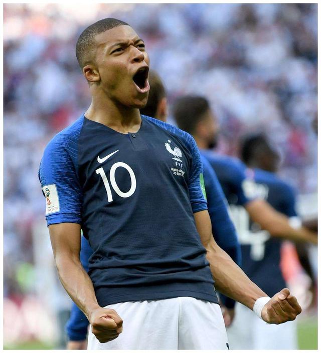 半场：町田泽维亚2-0神户胜利船，相马勇纪破门，藤尾翔太建功